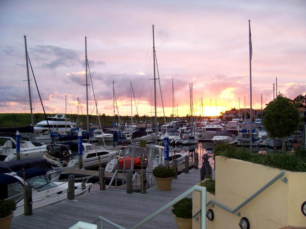 Hope Harbour Hotel Gold Coast Buitenkant foto